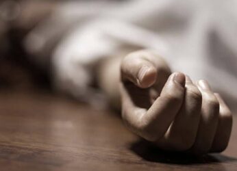 Couple commits suicide from third floor in Gajuwaka, Visakhapatnam