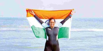 52-year-old woman swam 150km from Visakhapatnam to Kakinada!