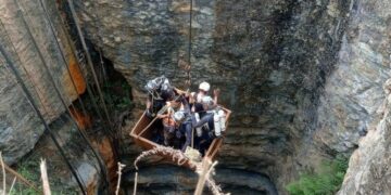 Navy divers from Visakhapatnam to assist in Assam Coal Mine Disaster